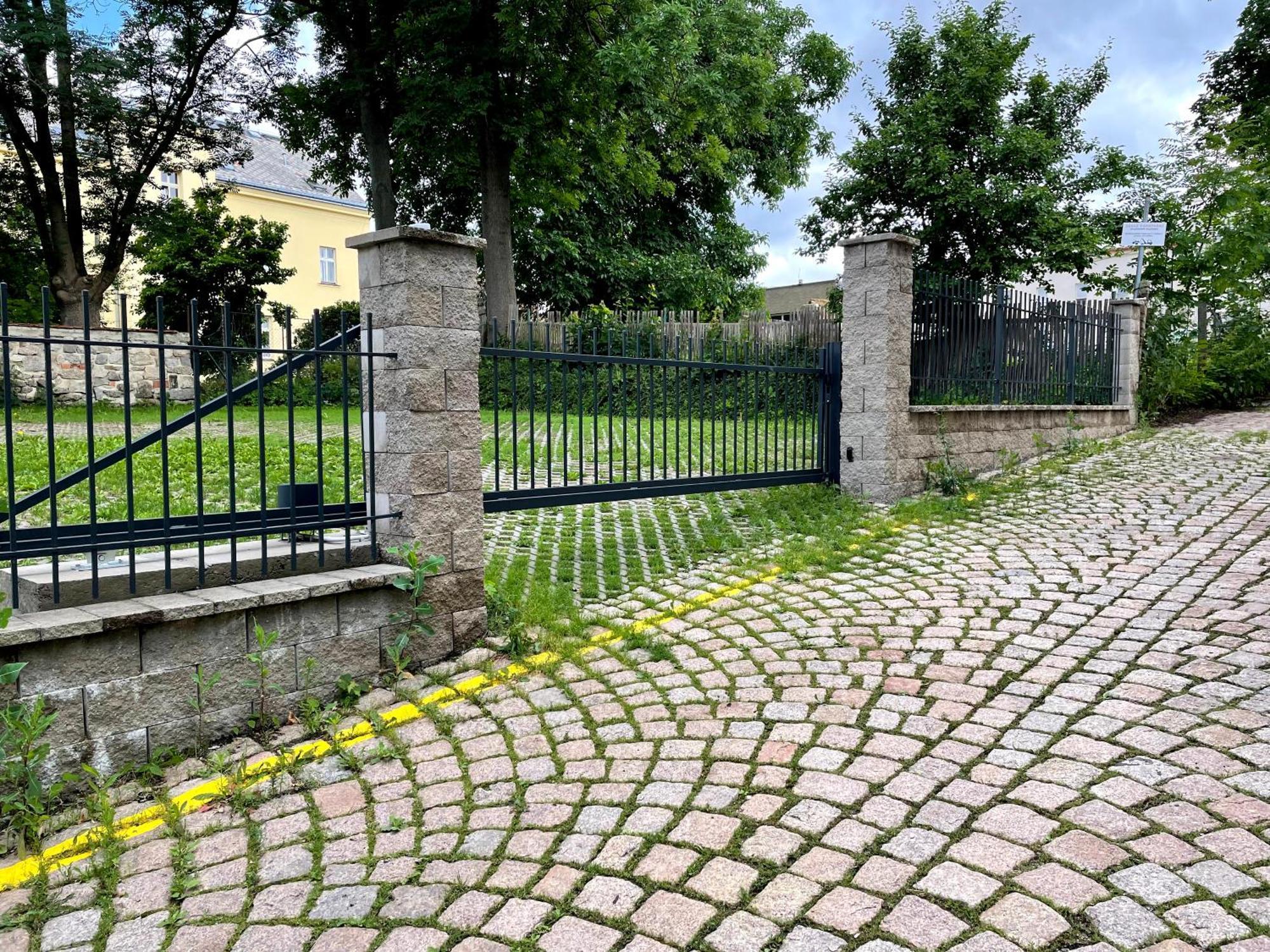 Golden Key Apartments Либерц Экстерьер фото